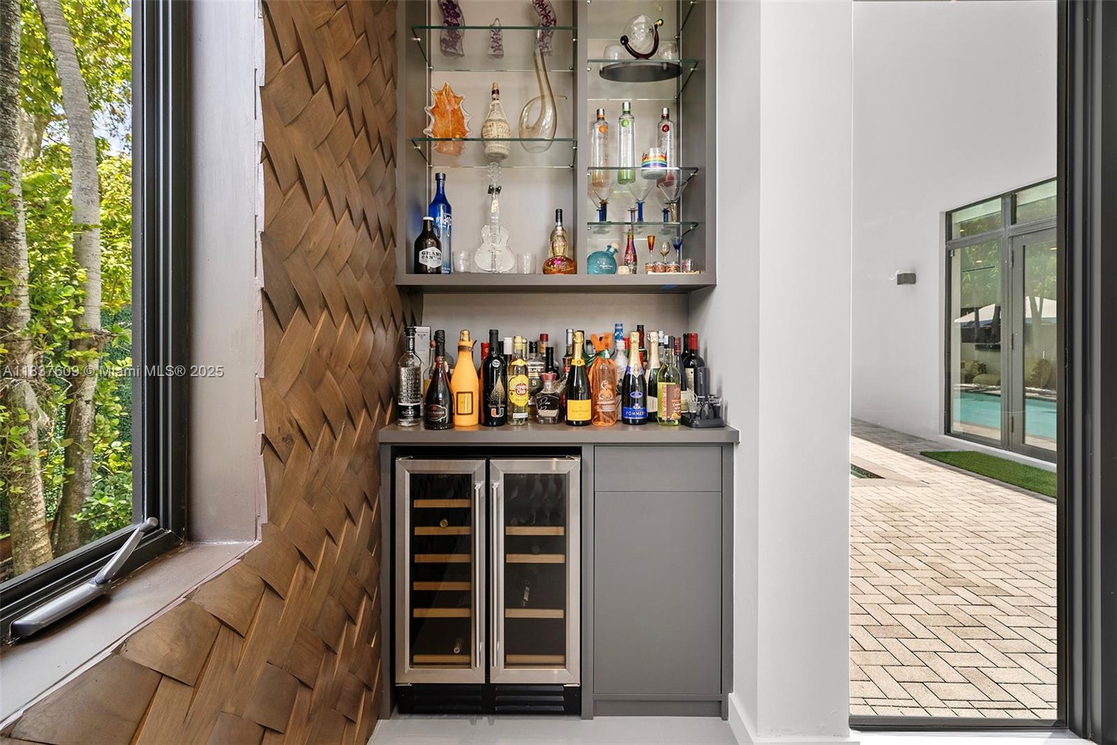 7621 SW 59th Ct South Miami, FL 33143