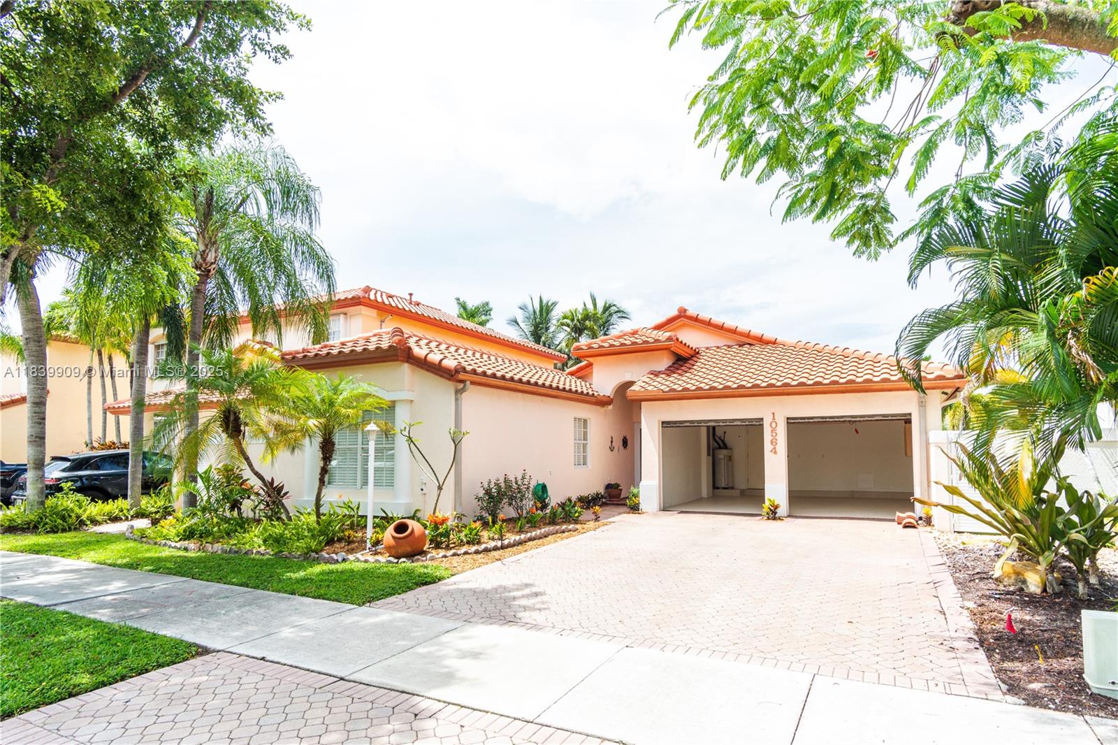 10564 NW 57th St