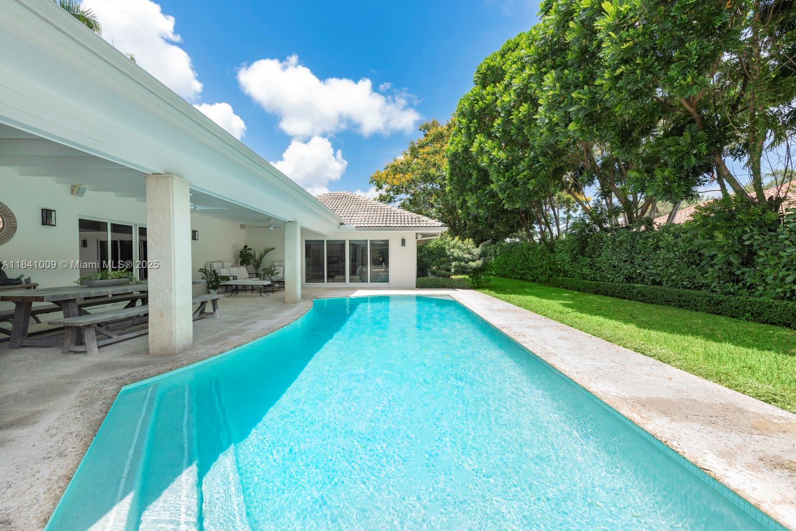 15503 SW 74th Pl Palmetto Bay, FL 33157