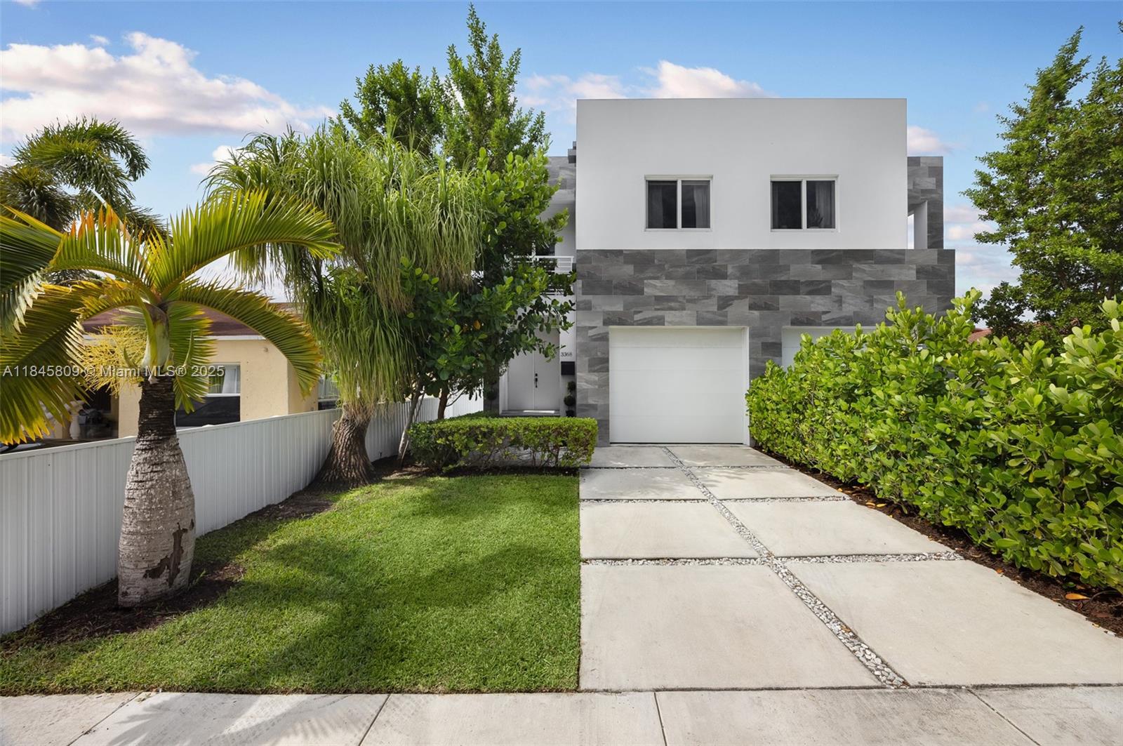 3368 SW 27th St #.