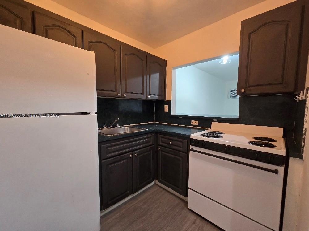 1441 Lincoln #210