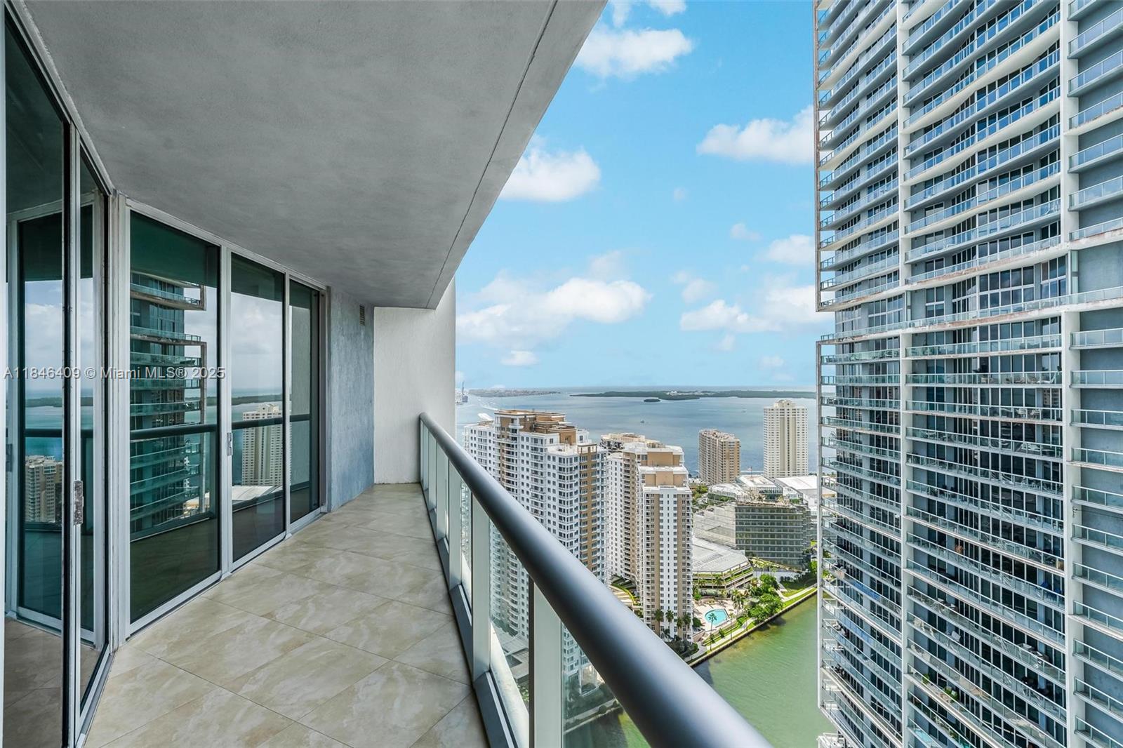 475 Brickell Ave #3811