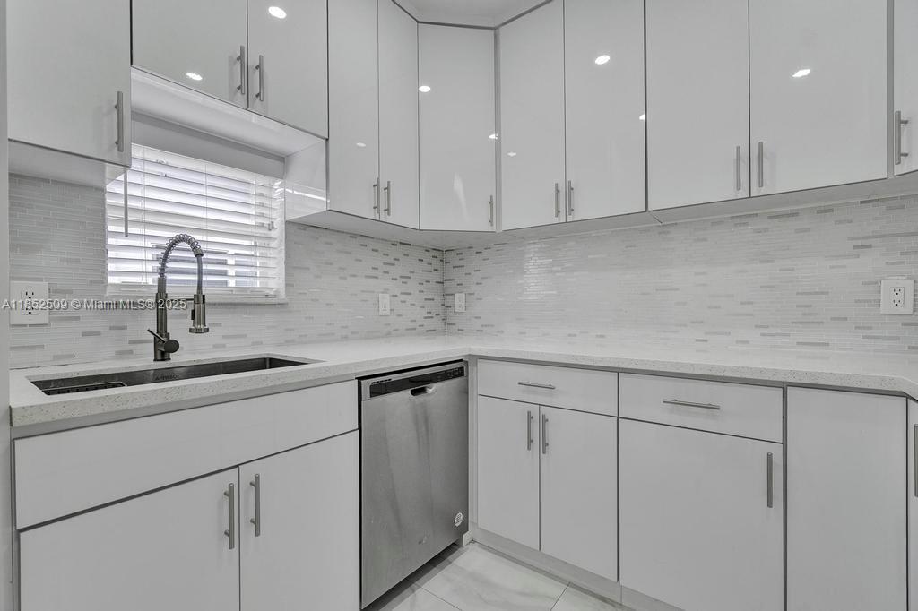 6470 SW 27th St,Miami, FL 33155