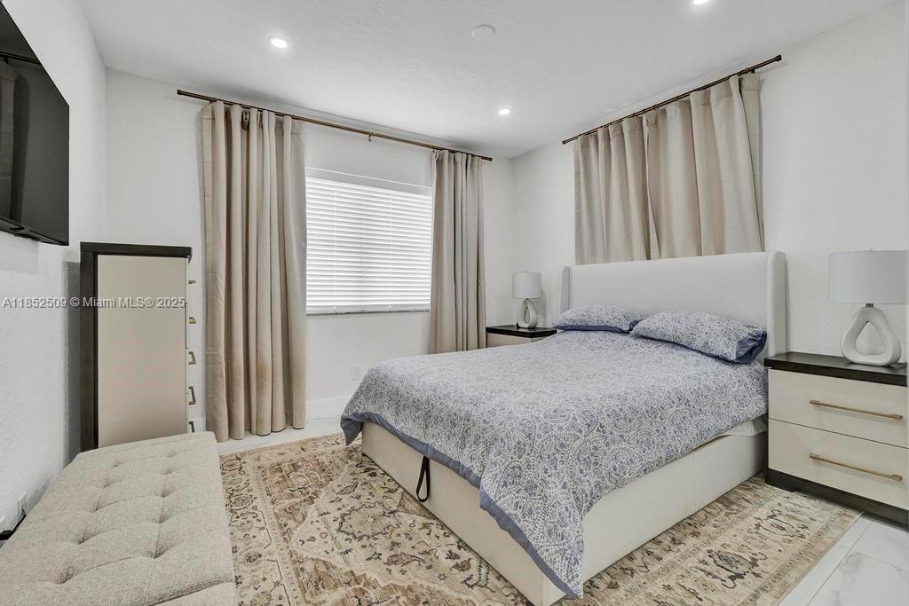 6470 SW 27th St,Miami, FL 33155