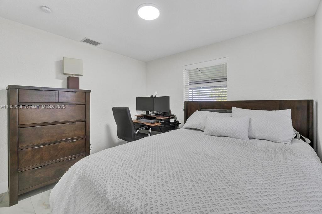 6470 SW 27th St,Miami, FL 33155