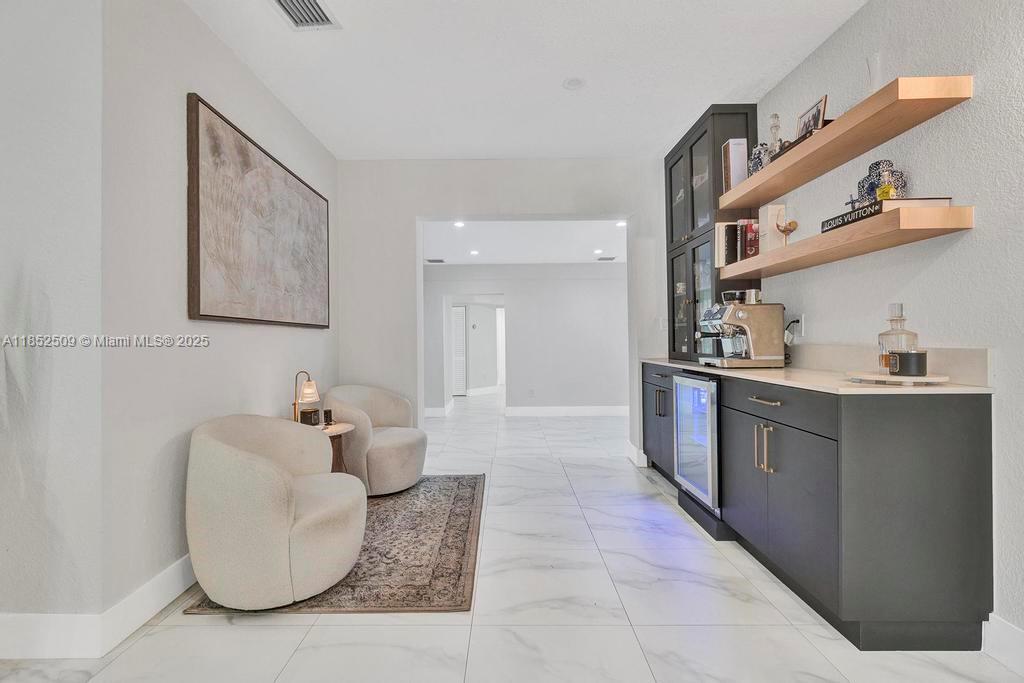 6470 SW 27th St,Miami, FL 33155