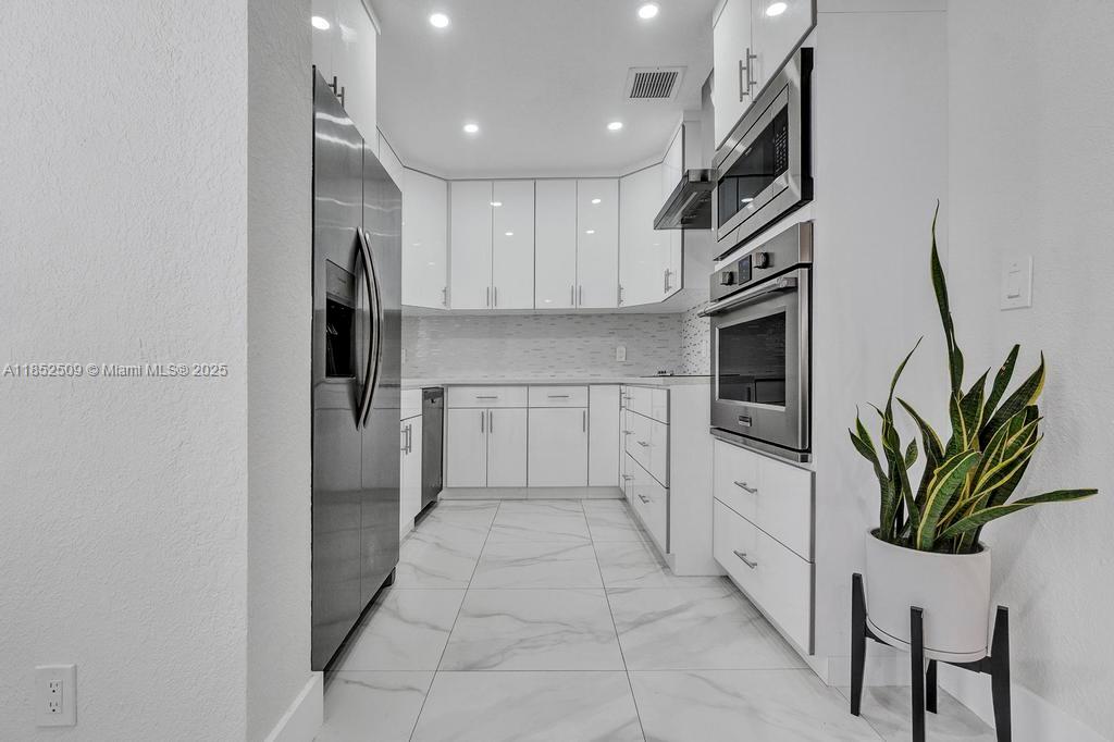 6470 SW 27th St,Miami, FL 33155