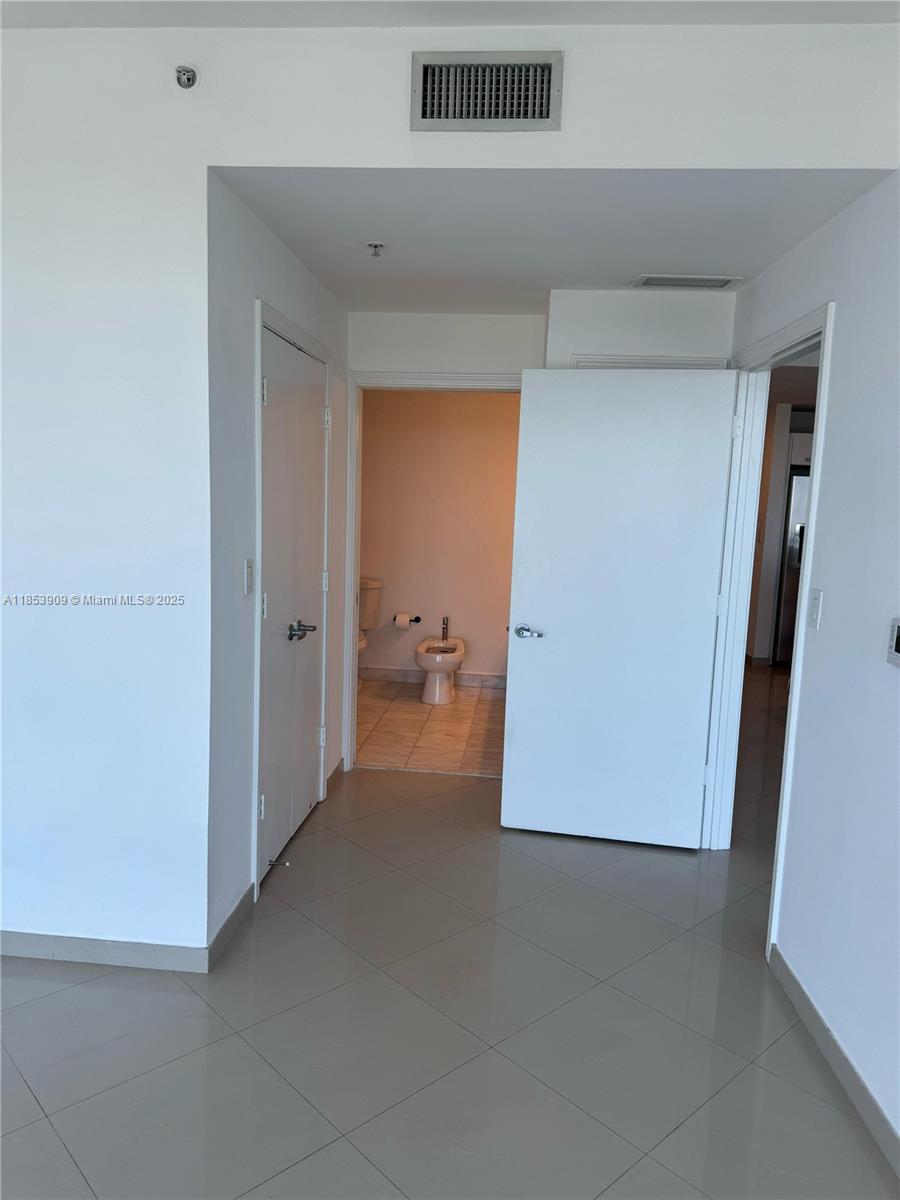 image Blue Condo11
