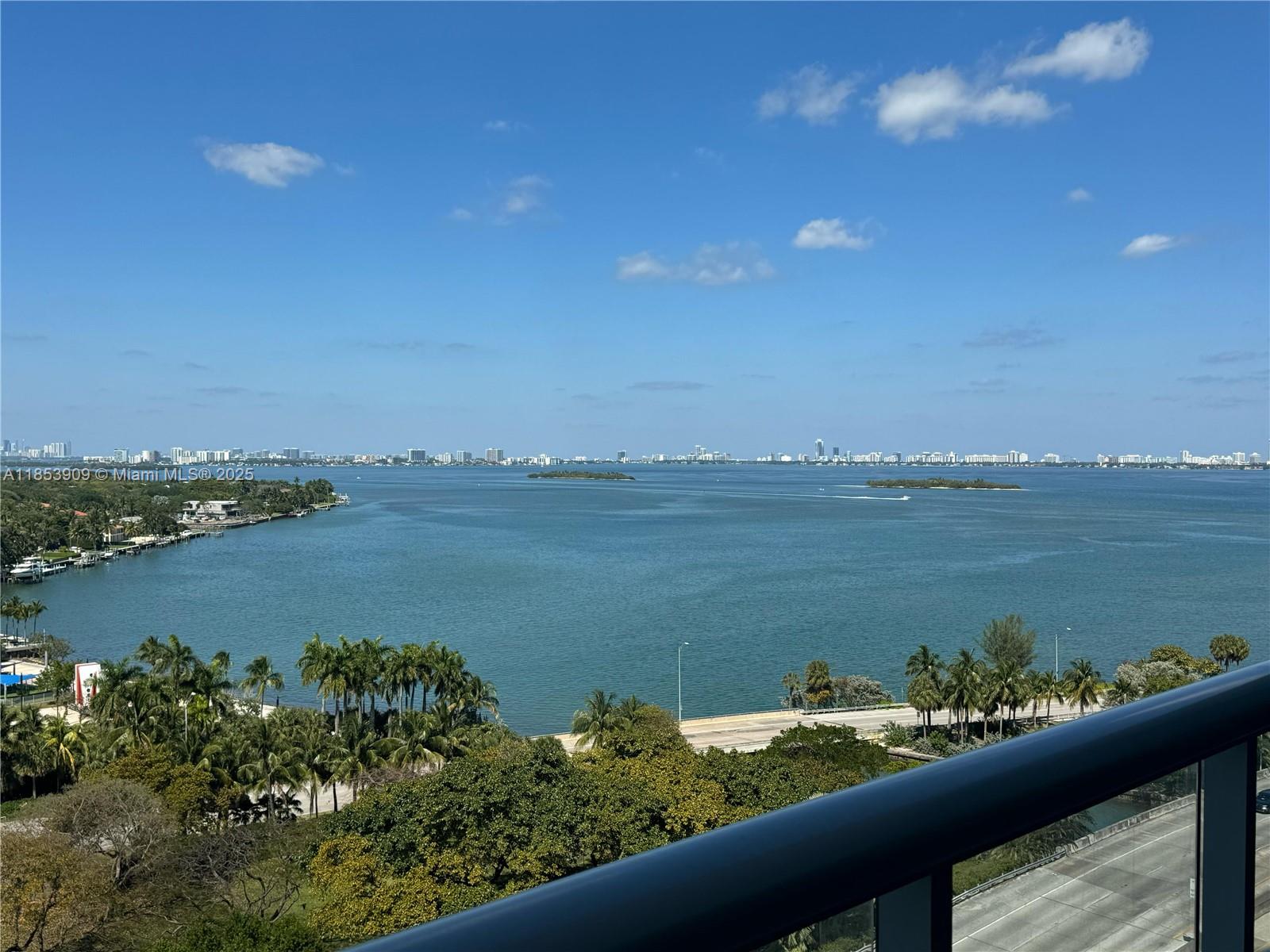 image Blue Condo14