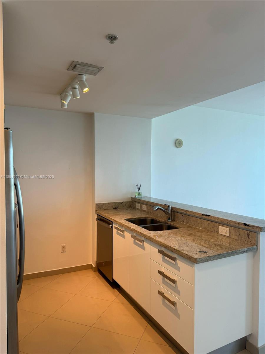 image Blue Condo1