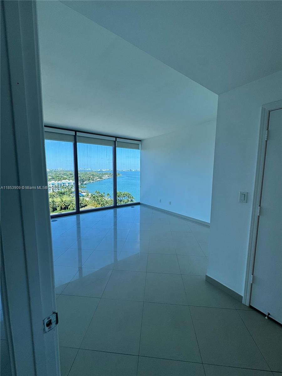 image Blue Condo8