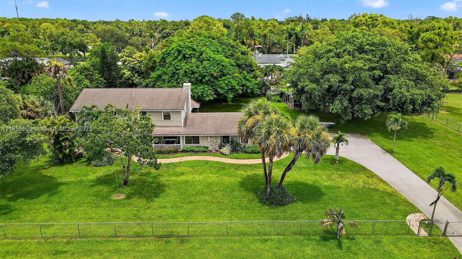 9435 El Paso Dr Lake Worth, FL 33467