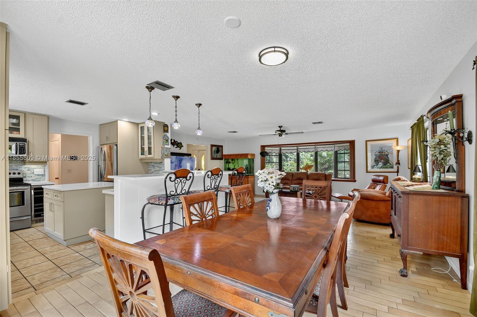 9435 El Paso Dr Lake Worth, FL 33467