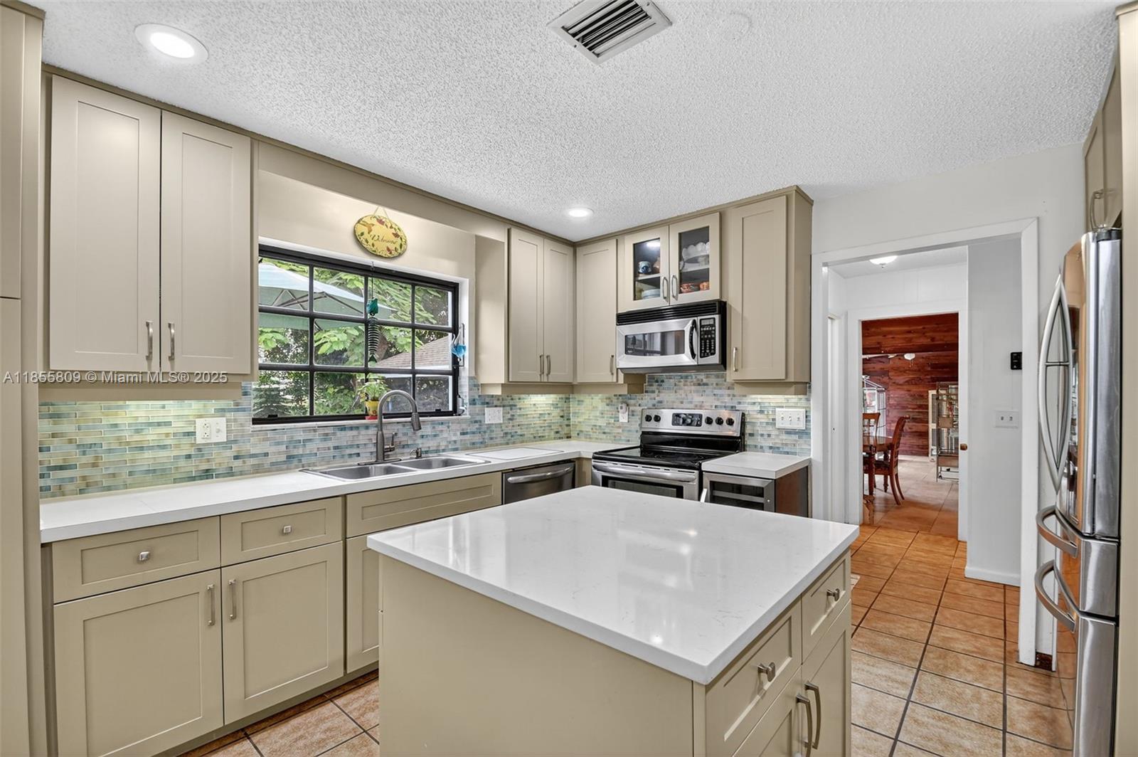 9435 El Paso Dr Lake Worth, FL 33467