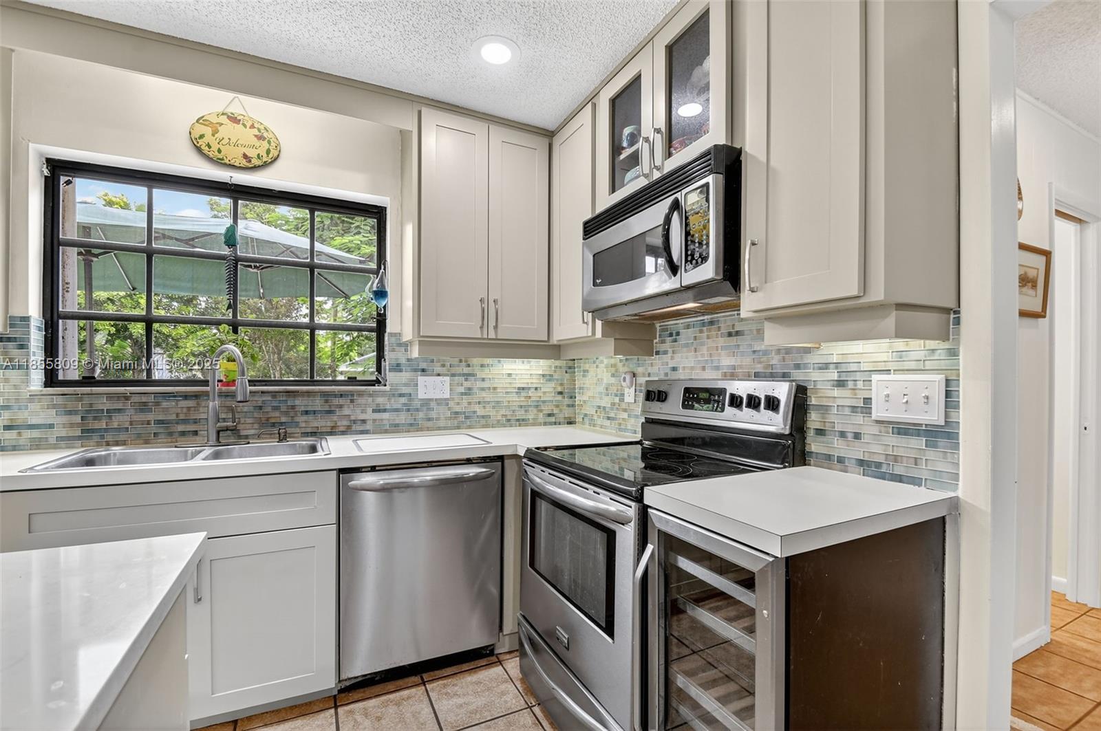 9435 El Paso Dr Lake Worth, FL 33467