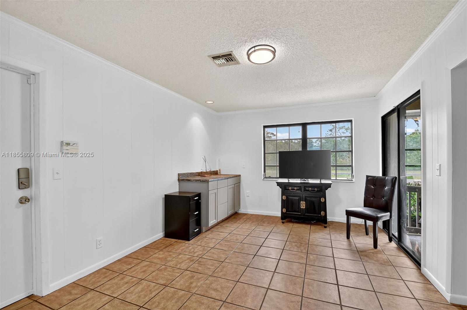 9435 El Paso Dr Lake Worth, FL 33467