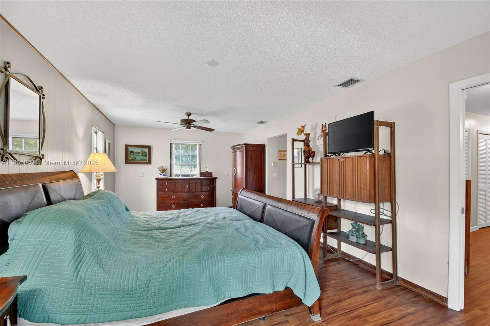 9435 El Paso Dr Lake Worth, FL 33467