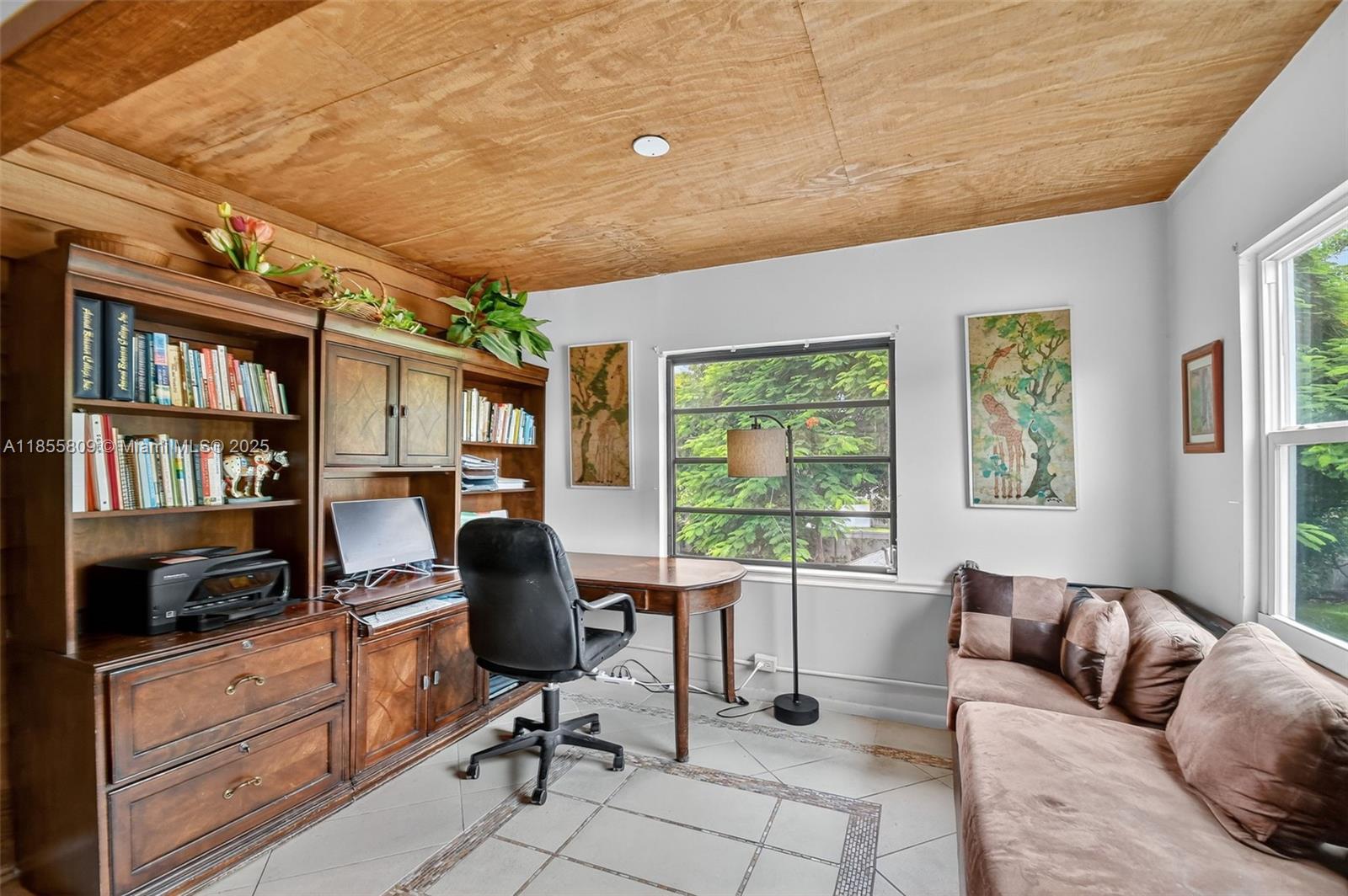 9435 El Paso Dr Lake Worth, FL 33467