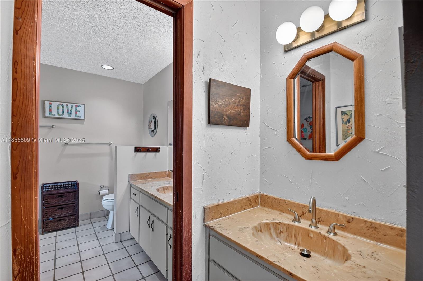 9435 El Paso Dr Lake Worth, FL 33467