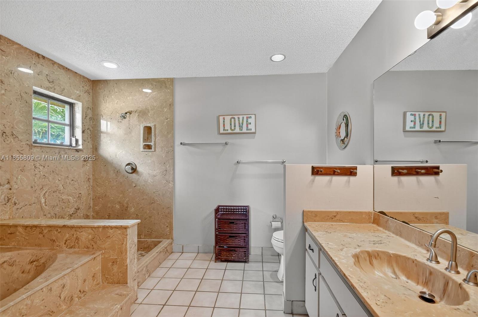 9435 El Paso Dr Lake Worth, FL 33467