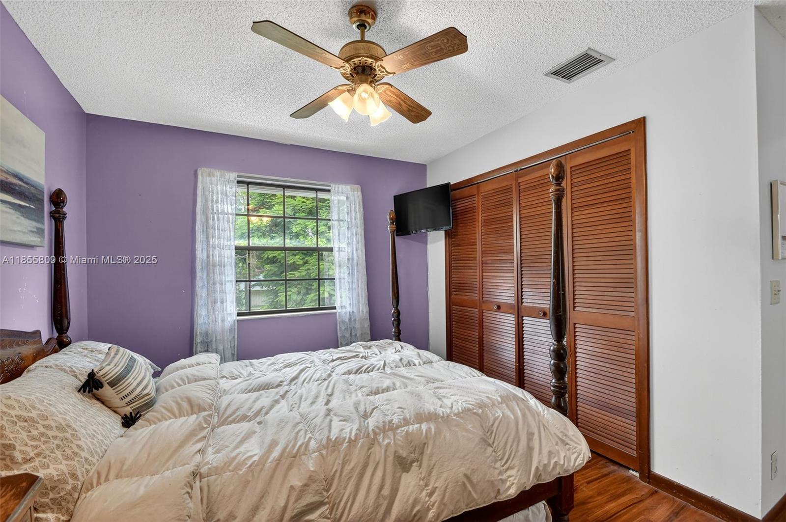 9435 El Paso Dr Lake Worth, FL 33467