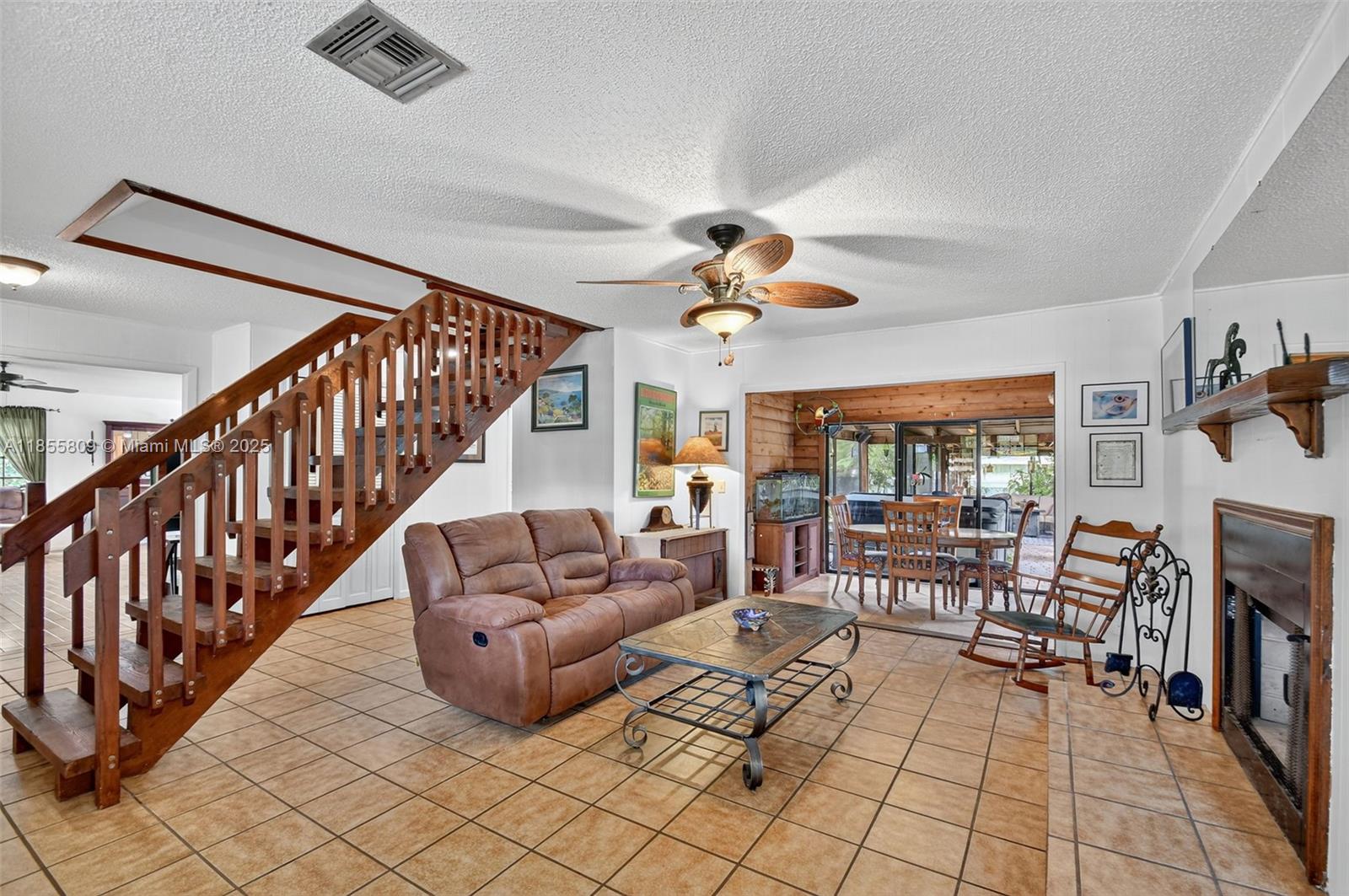 9435 El Paso Dr Lake Worth, FL 33467