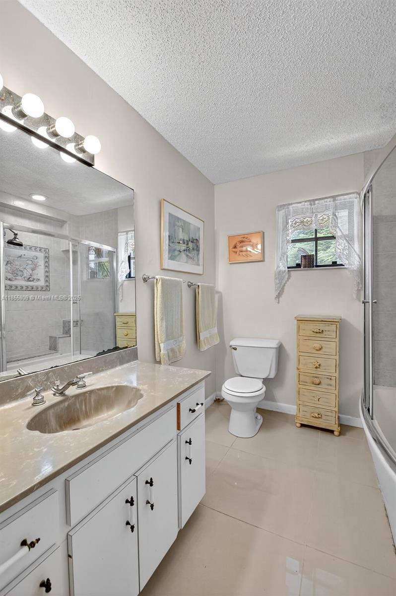 9435 El Paso Dr Lake Worth, FL 33467