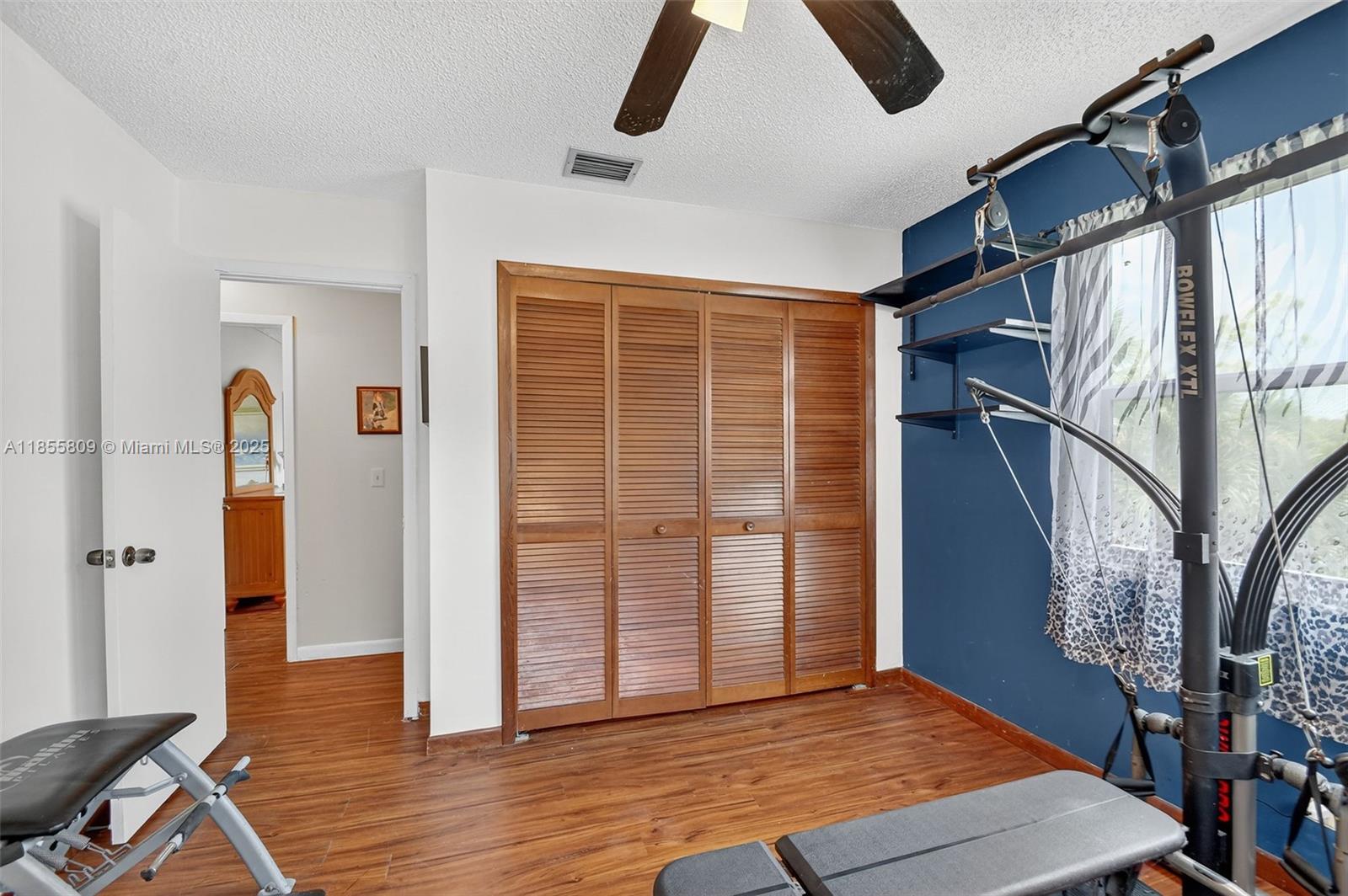 9435 El Paso Dr Lake Worth, FL 33467