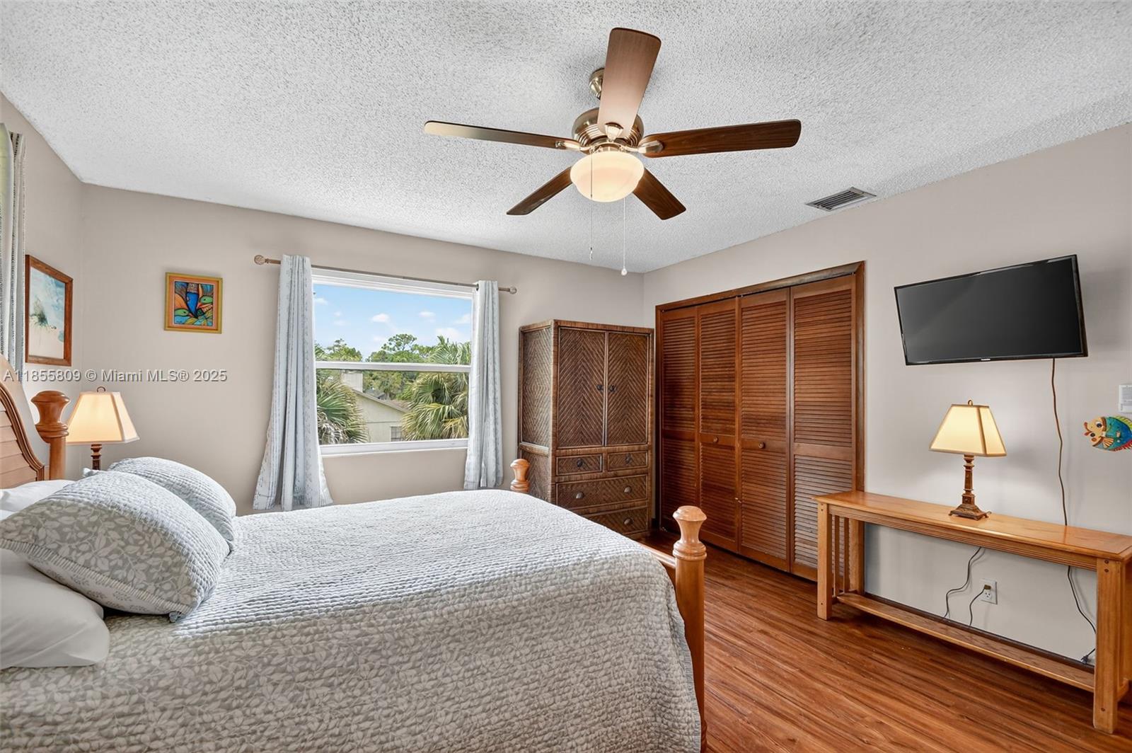 9435 El Paso Dr Lake Worth, FL 33467