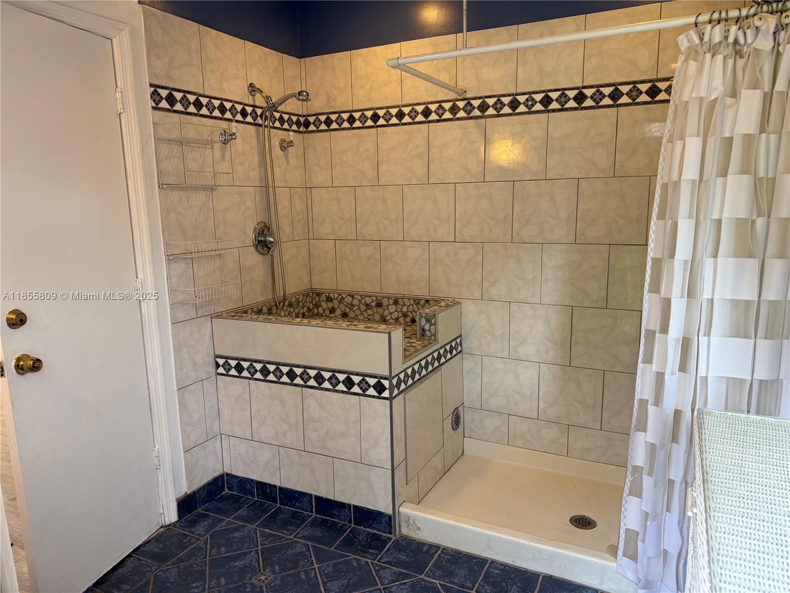 9435 El Paso Dr Lake Worth, FL 33467