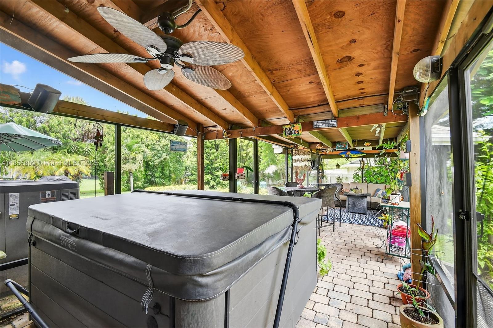 9435 El Paso Dr Lake Worth, FL 33467