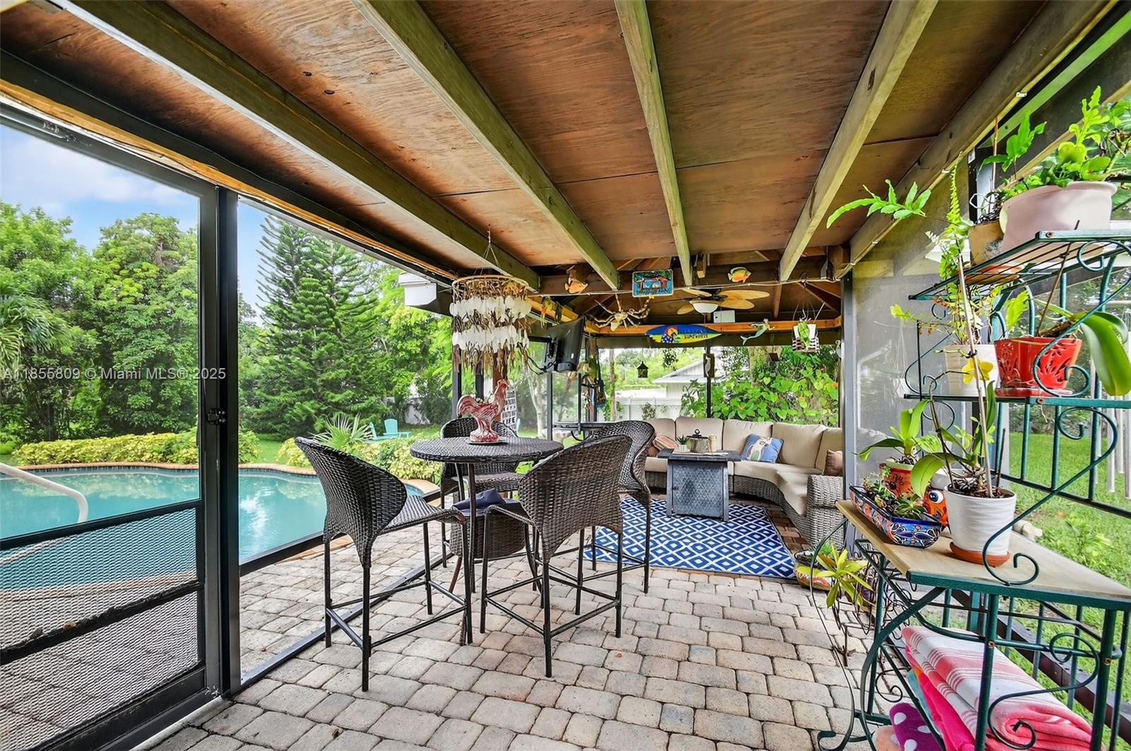 9435 El Paso Dr Lake Worth, FL 33467