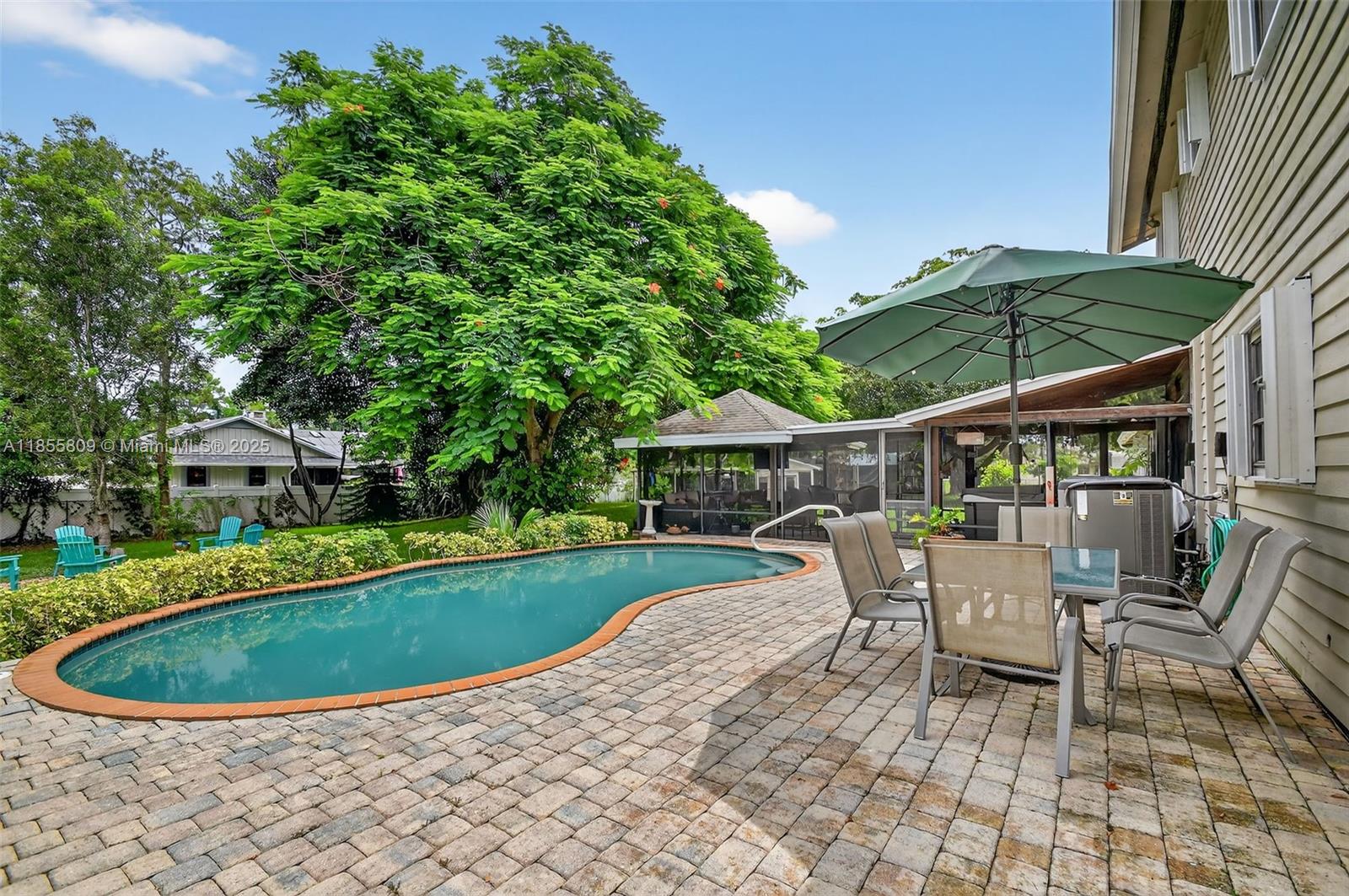 9435 El Paso Dr Lake Worth, FL 33467