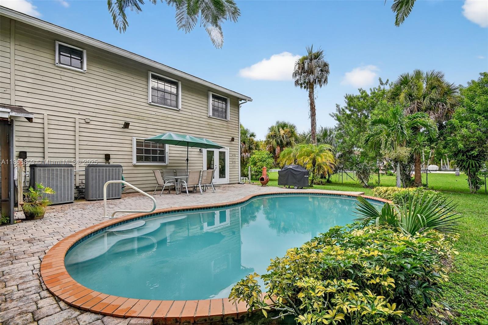 9435 El Paso Dr Lake Worth, FL 33467