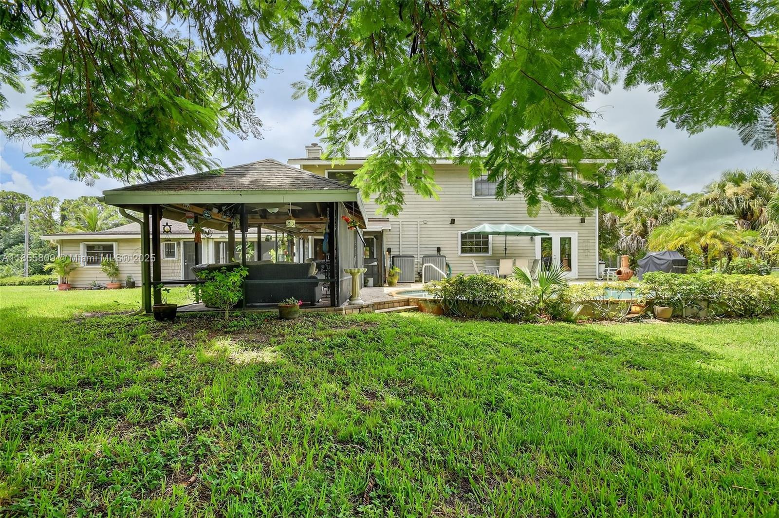 9435 El Paso Dr Lake Worth, FL 33467