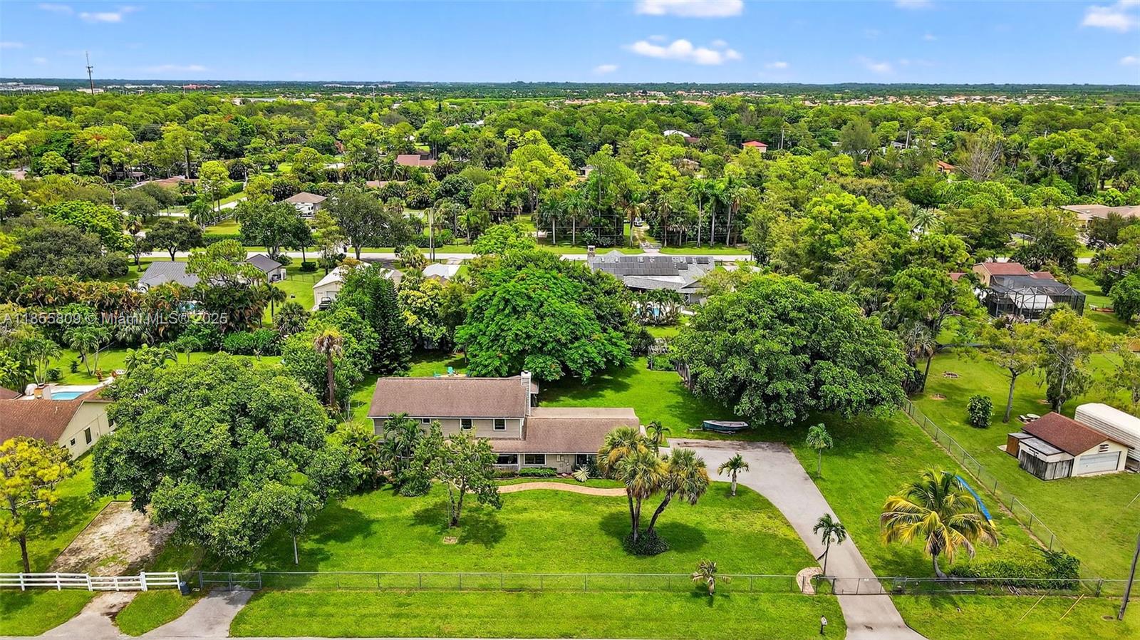 9435 El Paso Dr Lake Worth, FL 33467