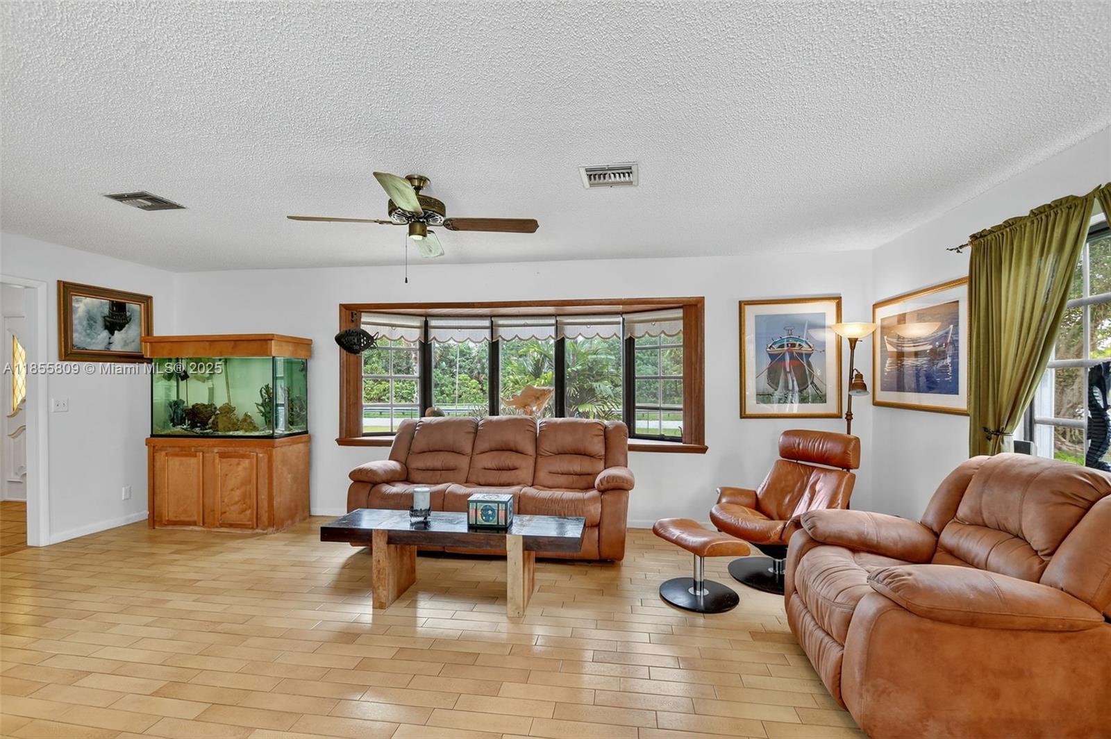 9435 El Paso Dr Lake Worth, FL 33467