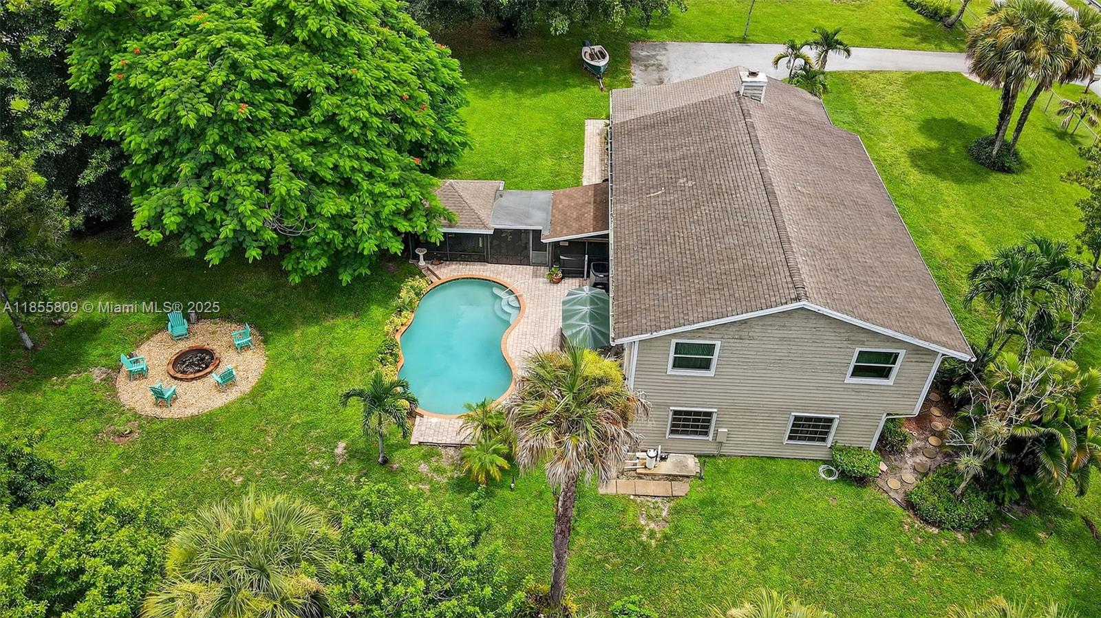 9435 El Paso Dr Lake Worth, FL 33467