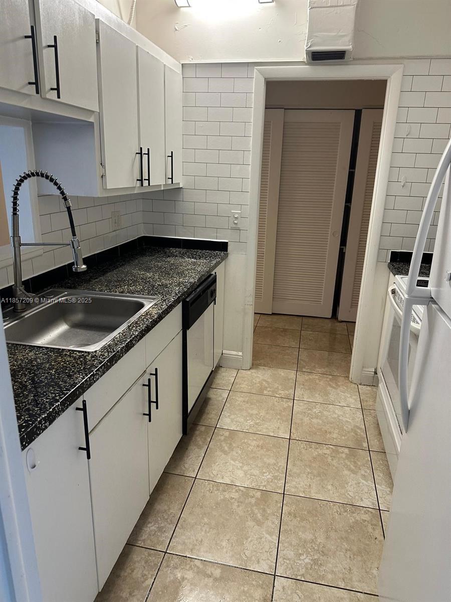 400 N Riverside Dr #102