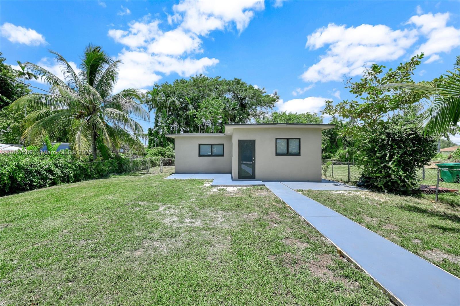 8280 NW 5th Ave