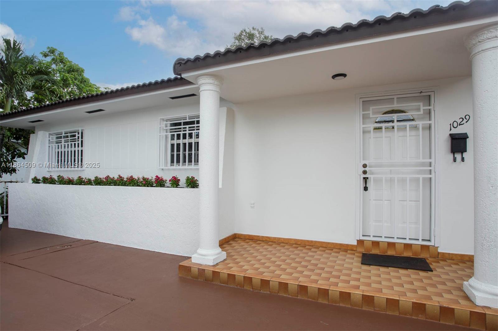 1027 NW 28th Ave