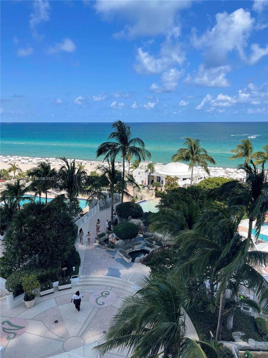 18001 Collins Ave #907