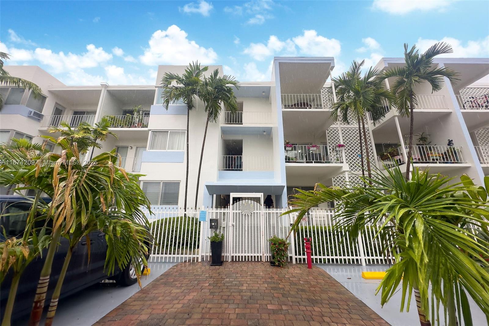 641 Espanola Way #3