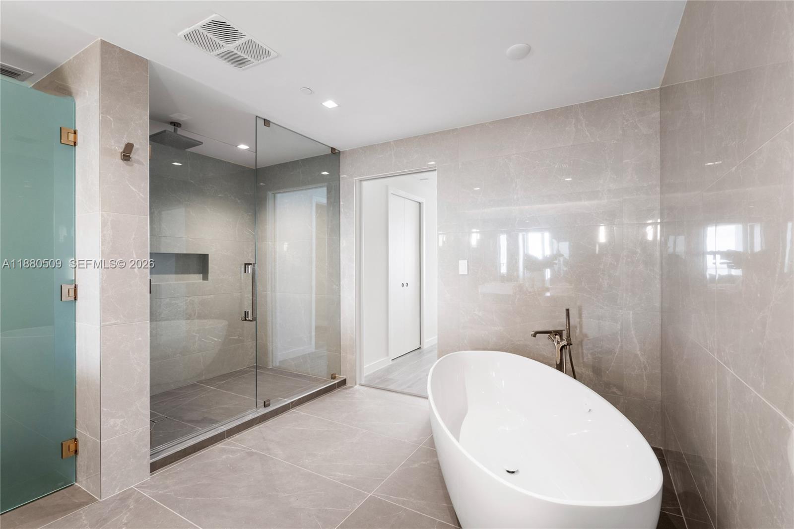 1116 N Ocean Blvd #1404 Pompano Beach, FL 33062