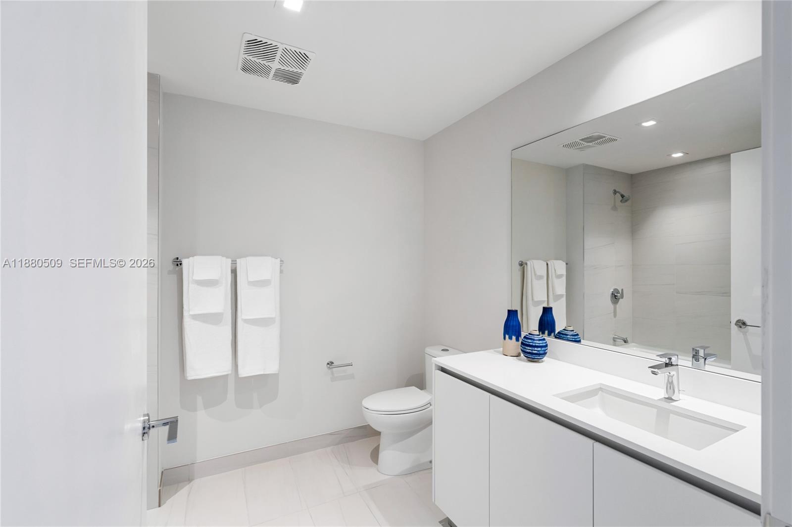 1116 N Ocean Blvd #1404 Pompano Beach, FL 33062