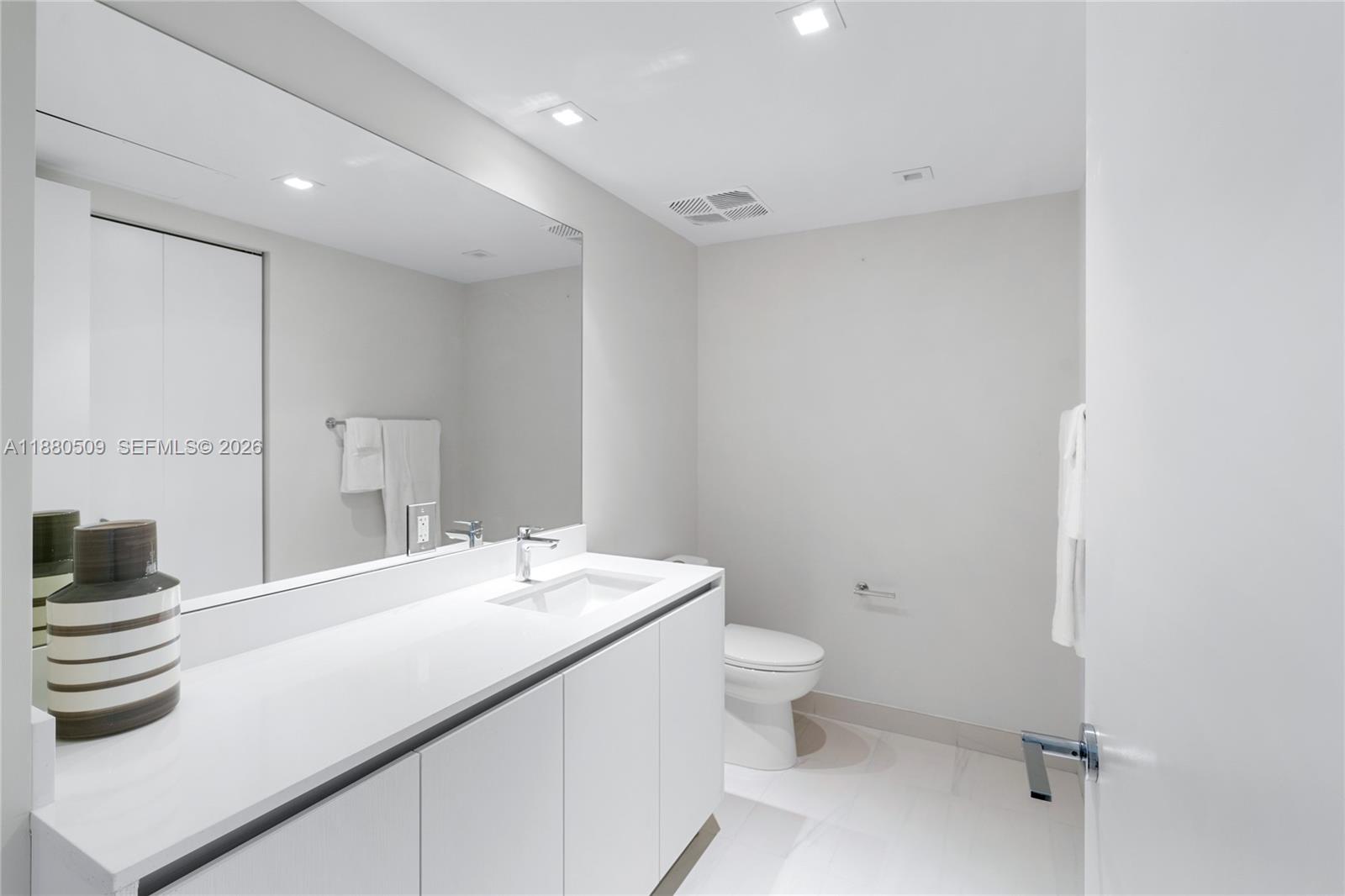 1116 N Ocean Blvd #1404 Pompano Beach, FL 33062