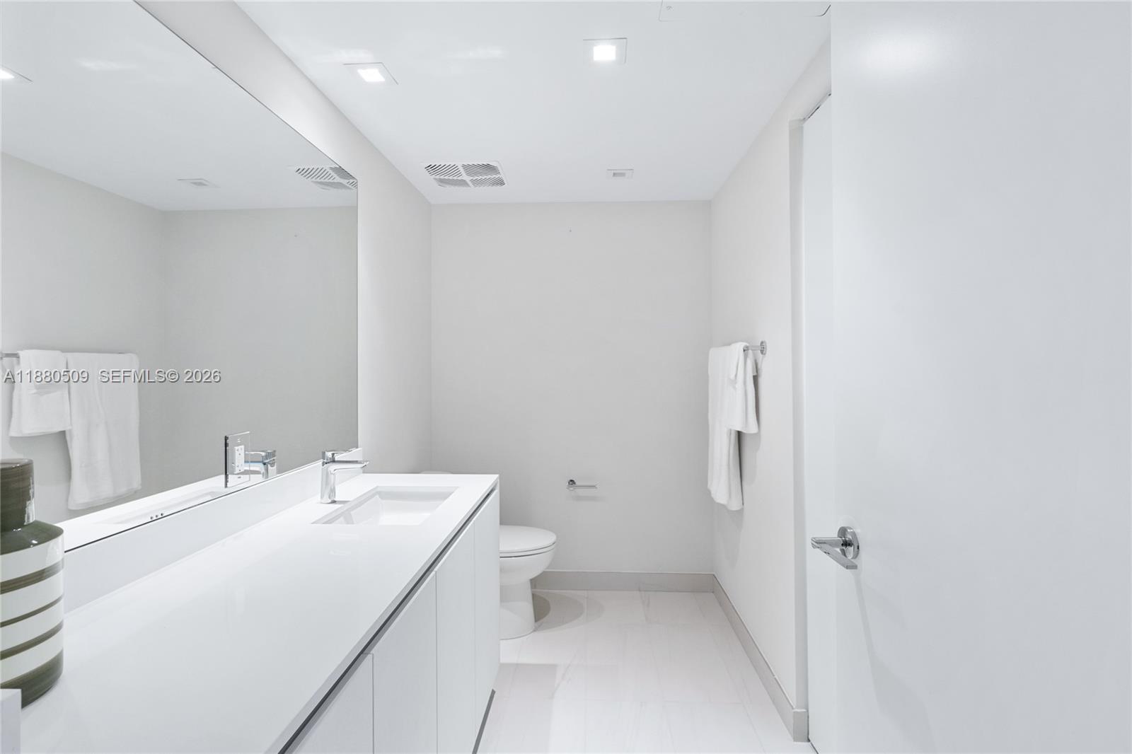 1116 N Ocean Blvd #1404 Pompano Beach, FL 33062