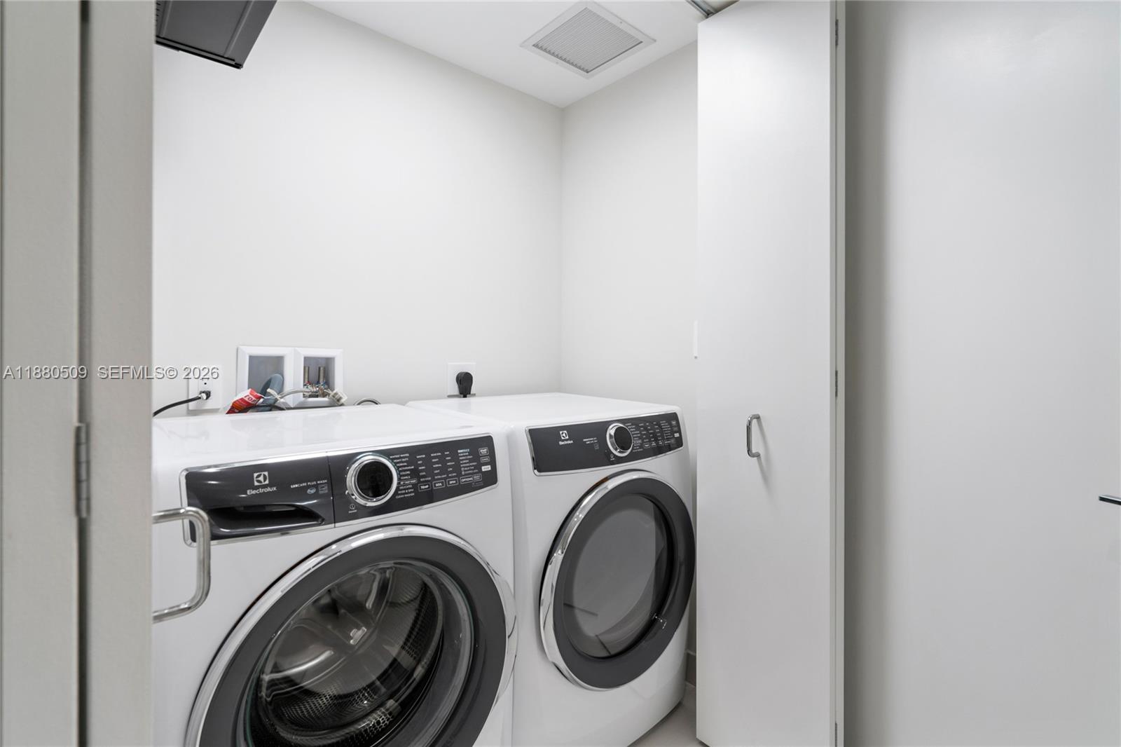 1116 N Ocean Blvd #1404 Pompano Beach, FL 33062