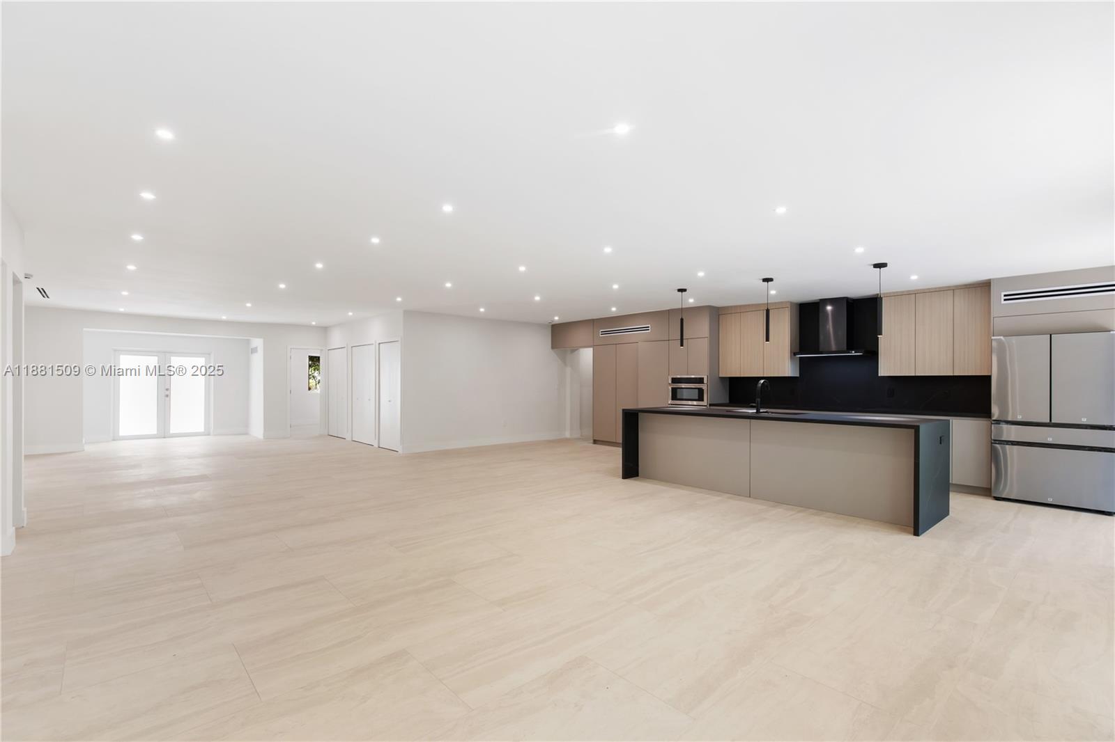 2251 SW 20th St Miami, FL 33145