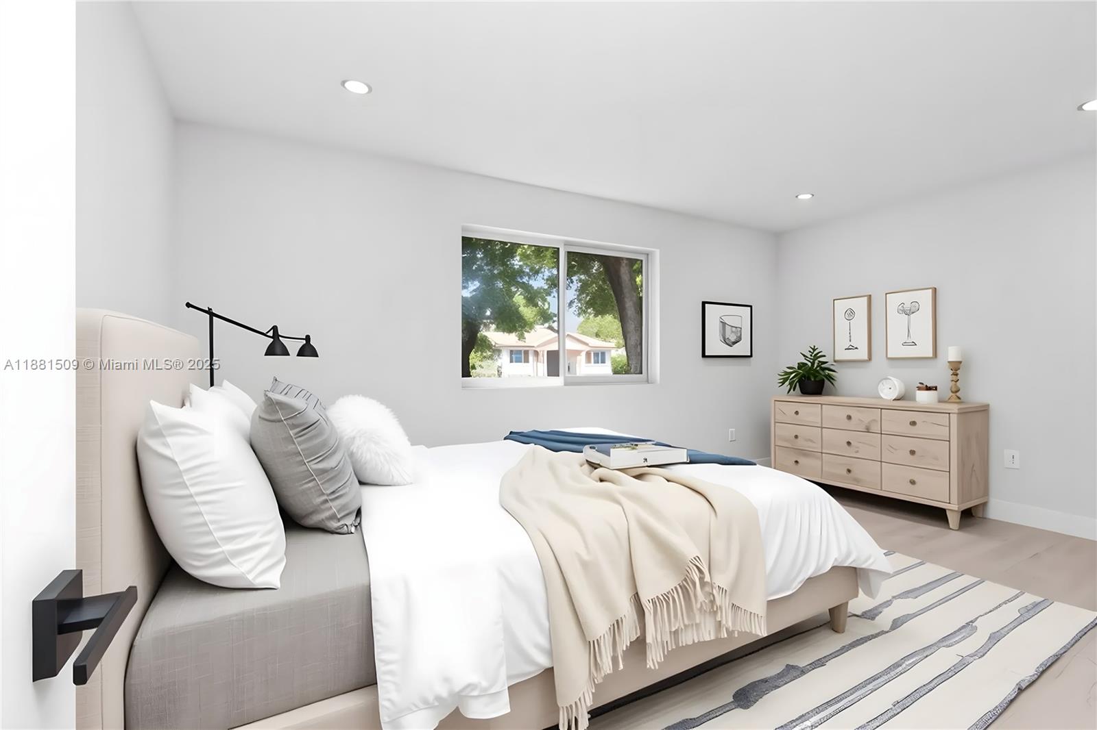 2251 SW 20th St Miami, FL 33145